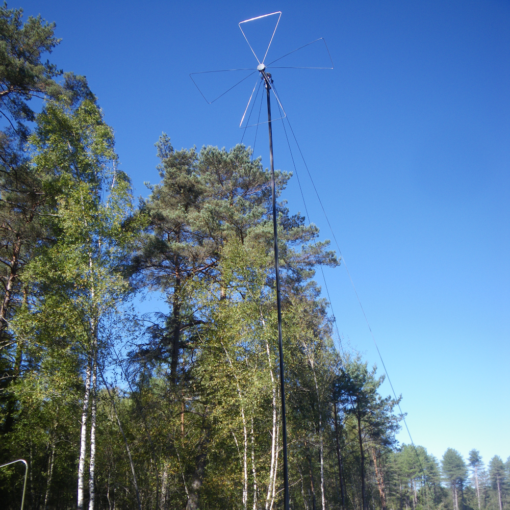 An EXTASIS low frequency antenna on its 9 m high post.